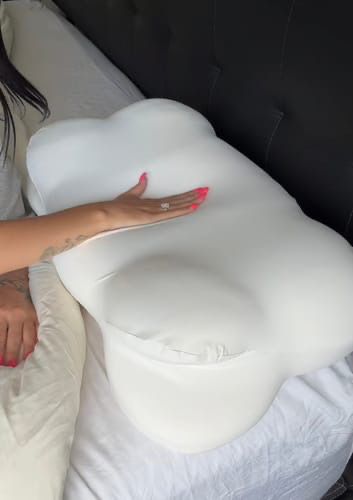 Sarah, 22